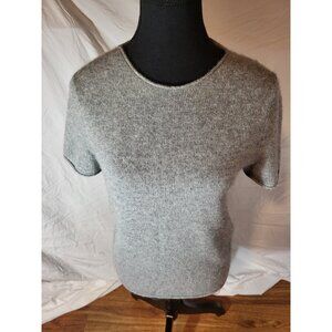 Theory 100% Cashmere Grey Sweater Size Large?
